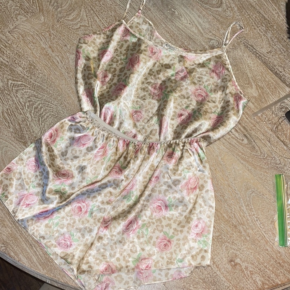 Vintage Cinema Etoile Pajama Set leopard roses